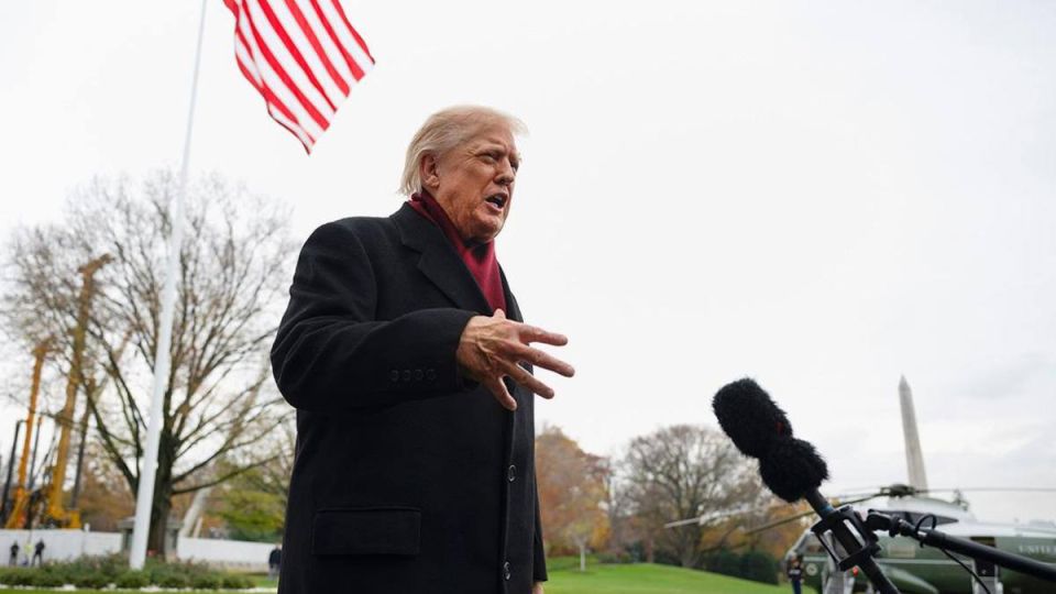 Состояние президента США Дональда Трампа снизилось на $1,1 млрд с сентября из-за падения стоимости акций компании Trump Media and Technology Group (TMTG), принадлежащей его семье