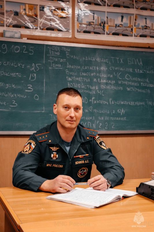 Пламя, которое закалило: 23 года службы Александра Коннова в СПСЧ Пламя, которое закалило: 23 года службы Александра Коннова в СПСЧ