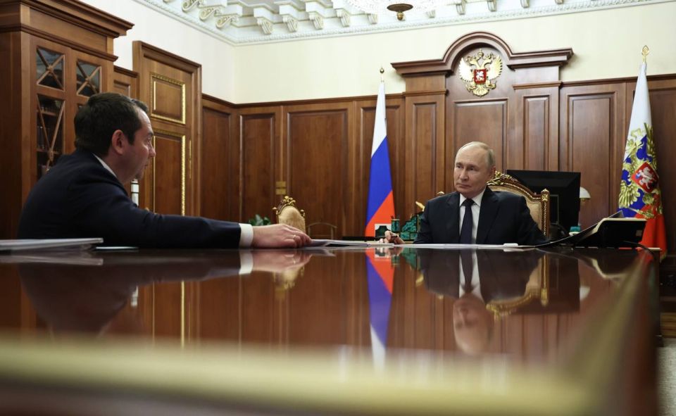 Путин принял с докладом главу Мурманской области Чибиса