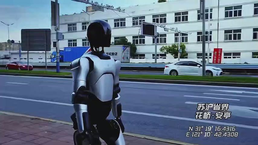 Андрей Клинцевич: Самые жаркие споры на Диванном Штабе у нас возникли именно по поводу антропоморфных роботов на фронте