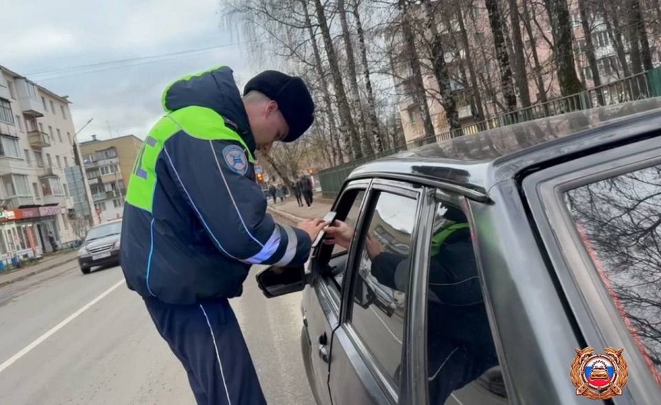 В Твери сотрудники Госавтоинспекции оштрафовали 38 водителей за тонировку в период с 17 по 23 ноября В Твери сотрудники Госавтоинспекции оштрафовали 38 водителей за тонировку в период с 17 по 23 ноября