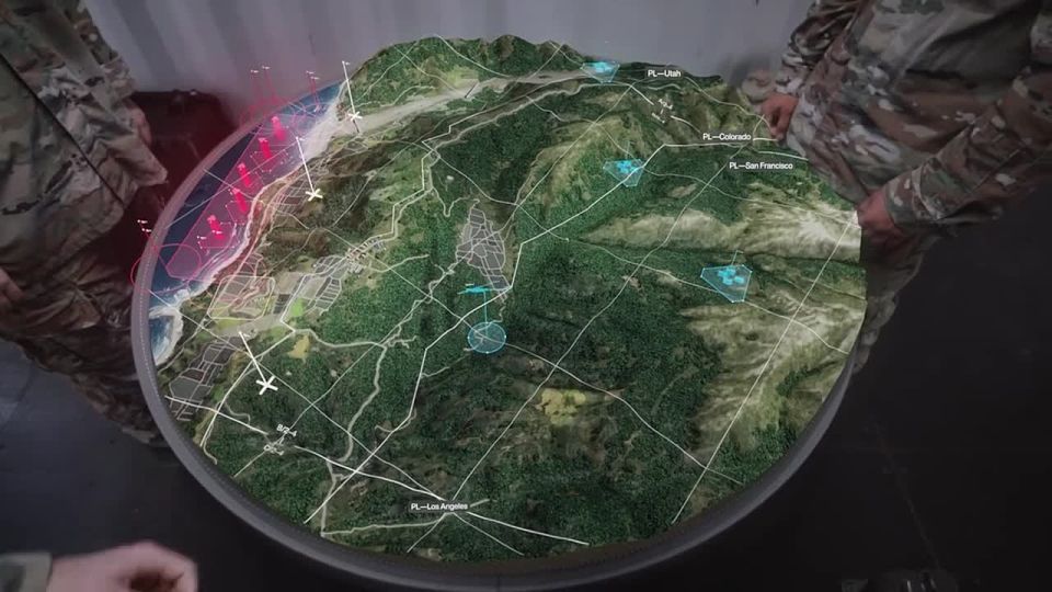 Андрей Клинцевич: Взгляд в будущее. Американская компания Anduril представила стол «ситуационной осведомленности», работающий в рамках единой системы разведки вместе со всей системой EagleEye, в состав которой также входит...