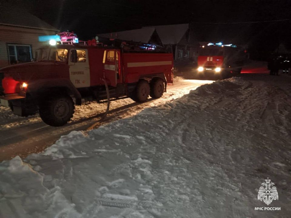 Гибель на пожаре. Сегодня рано утром огнеборцы 54 ПСЧ ликвидировали возгорание жилого дома на улице Володарского в Торопце Гибель на пожаре. Сегодня рано утром огнеборцы 54 ПСЧ ликвидировали возгорание жилого дома на улице Володарского в Торопце
