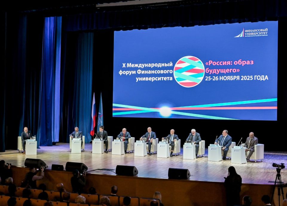 Антон Силуанов: в мире идет борьба за лидерство в развитии технологий ИИ для всех сфер жизни Антон Силуанов: в мире идет борьба за лидерство в развитии технологий ИИ для всех сфер жизни