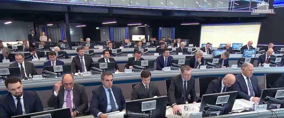 Мишустин провел стратсессию по поддержке жилищного строительства, обновлению ЖКХ и благоустройству общественных пространств Мишустин провел стратсессию по поддержке жилищного строительства, обновлению ЖКХ и благоустройству общественных пространств