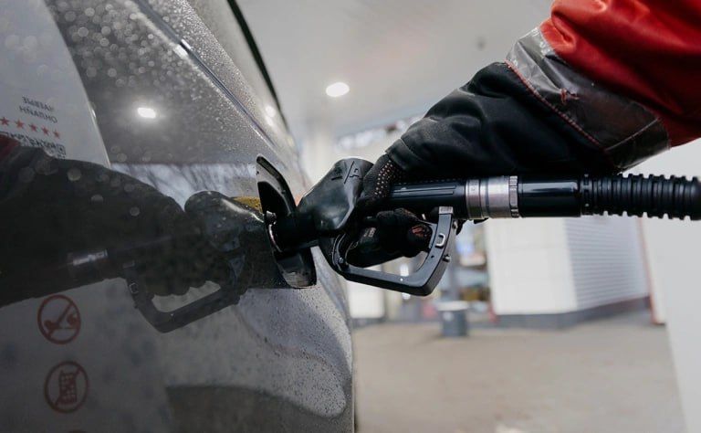 В России следует рассмотреть возможность ввода льгот на бензин для отдельных социальных групп по аналогии со сферой ЖКХ