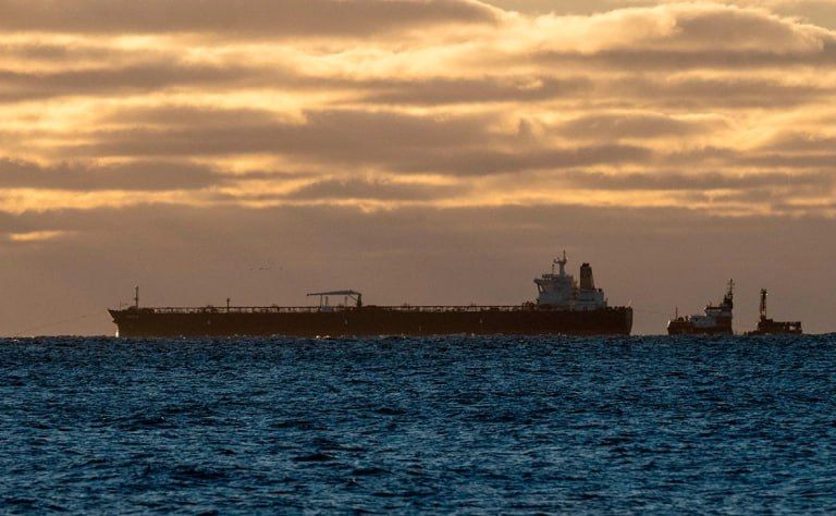 Банки Индии готовы рассмотреть возможность финансировать торговлю российской нефтью, если объемы будут поступать от поставщиков, не внесенных в черные списки, а сделки будут соответствовать санкционному законодательству...