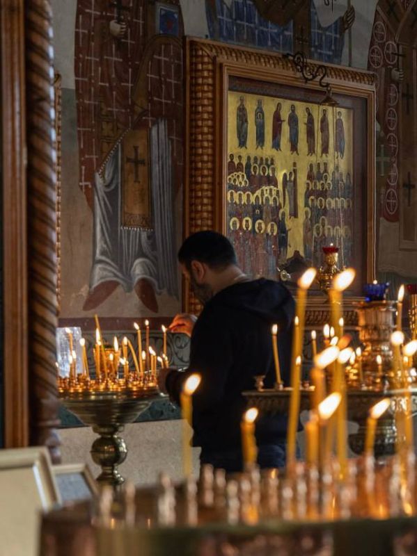 Свечи в храмах горели всегда — в беду и в радость, в непогоду и во времена чумы, в праздники и в будни