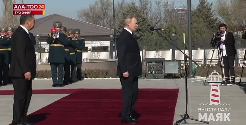 "Салам, аскер" — Путин поприветствовал почетный караул