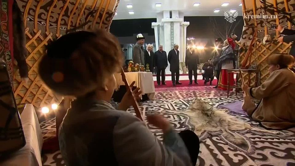 Накануне заседания Совета коллективной безопасности ОДКБ для глав государств-участников организована краткая культурная программа на территории государственной резиденции «Ала-Арча»