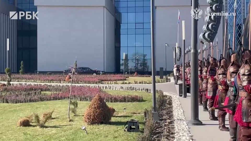 Владимир Путин прибыл в Киргизию с госвизитом