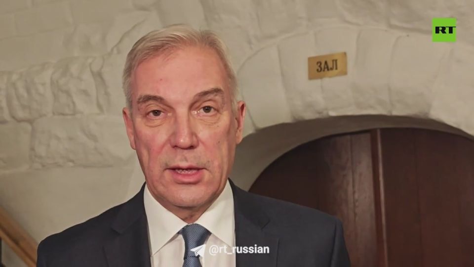 Для России важна легитимность того, кто будет подписывать мирные соглашения со стороны Украины, заявил RT Александр Грушко