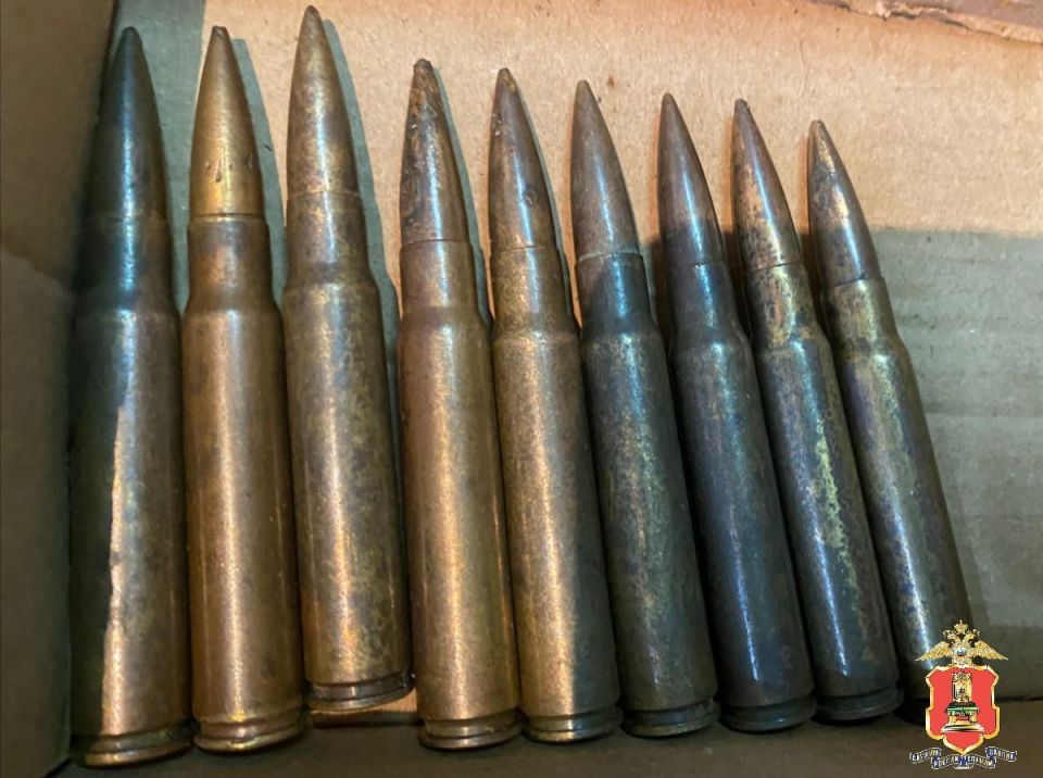 Житель Тверской области выкопал целый арсенал военного оружия и боеприпасов Житель Тверской области выкопал целый арсенал военного оружия и боеприпасов