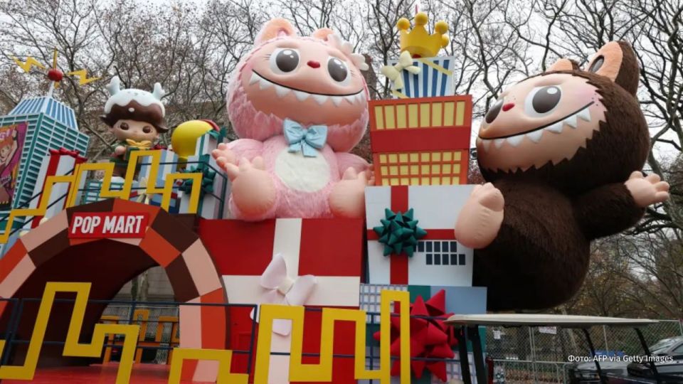 Гигантских Лабубу, Пикачу, Базза Лайтера и других популярных персонажей в виде воздушных шаров надули в Нью-Йорке Гигантских Лабубу, Пикачу, Базза Лайтера и других популярных персонажей в виде воздушных шаров надули в Нью-Йорке