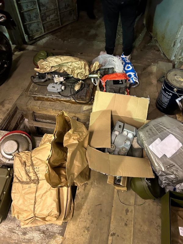 Подозреваемый в контрабанде военного оборудования и незаконном обороте радиоактивных веществ задержан в Челябинской области Подозреваемый в контрабанде военного оборудования и незаконном обороте радиоактивных веществ задержан в Челябинской области