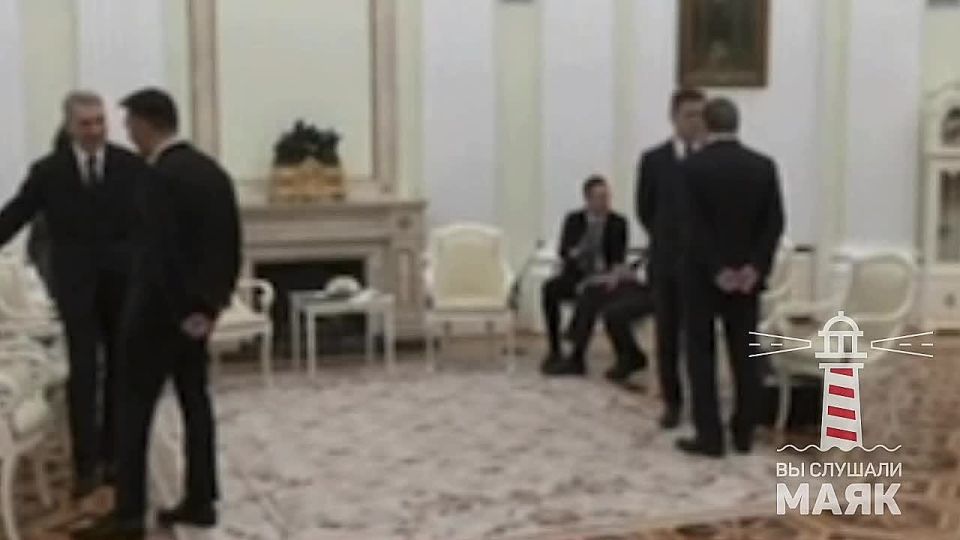 Лавров и Сийярто общаются в ожидании встречи Путина и Орбана