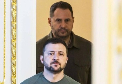 Суперпараноик, не подпускавший к Зеленскому никого, кроме проверенных людей, — так описывают Ермака в статье La Repubblica