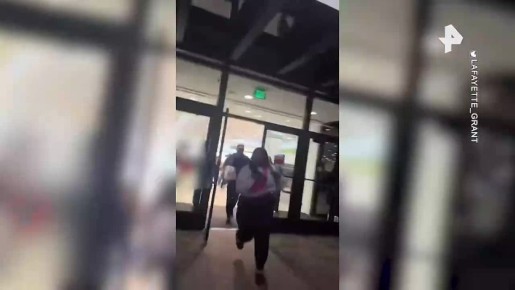 Два человека госпитализированы в результате стрельбы в калифорнийском торговом центре в "Чёрную пятницу", сообщает ABC