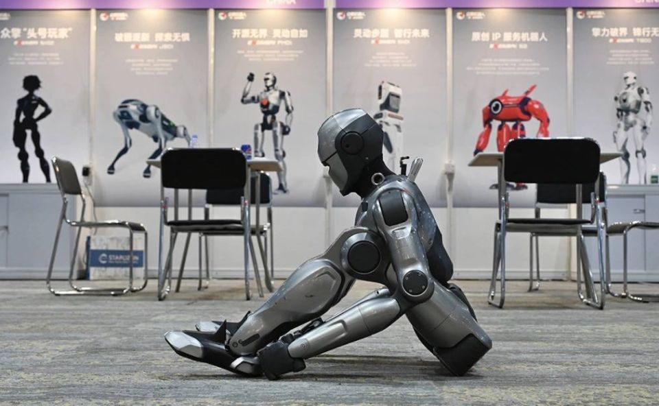 Пекин впервые официально заговорил о «пузыре» на рынке гуманоидных роботов