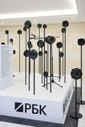 РБК представил на ярмарке современного искусства |catalog| инсталляцию, посвященную Радио РБК