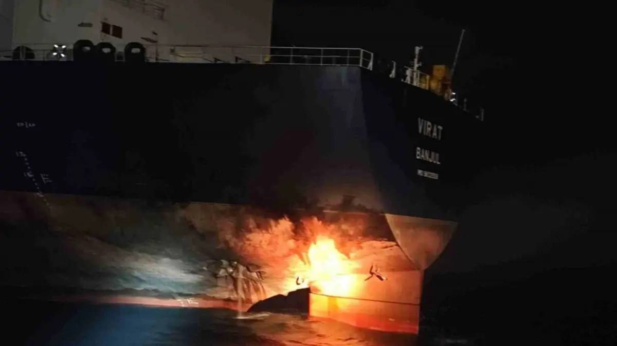Беспилотники уже во второй раз атаковали танкер Virat под флагом Гамбии в Чёрном море, сообщает турецкий телеканал NTV