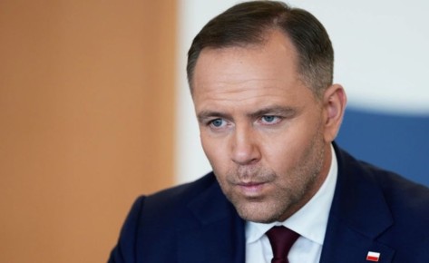 Президент Польши Кароль Навроцкий ограничил программу своего визита в Венгрию исключительно саммитом президентов Вышеградской группы в Эстергоме, заявил в Х глава управления международной политики канцелярии президента...