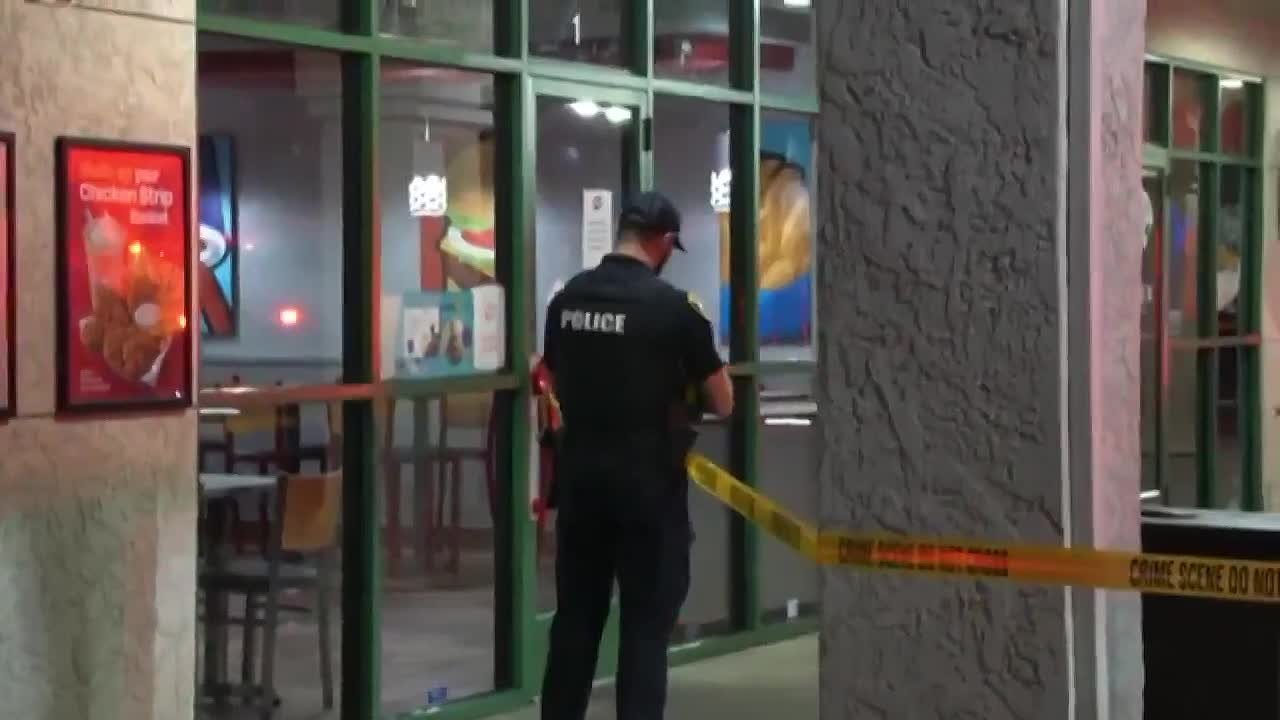 Четыре человека погибли, 14 получили ранения в результате стрельбы на детском дне рождения в Калифорнии, сообщает Economic Times