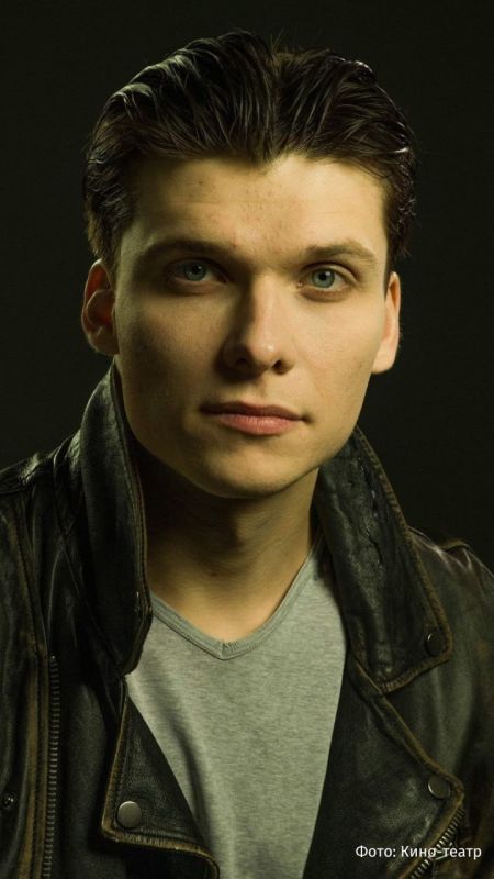 Актер сериала "Молодёжка. Новая Смена" Никита Паршин доставлен в больницу с сотрясением мозга