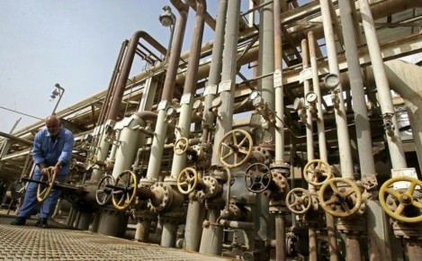 Министерство нефти Ирака начало переговоры с американскими компаниями для передачи одной из них в управление крупнейшего в стране месторождения Западная Курна — 2, в разработке которого сейчас участвует попавший под санкции...