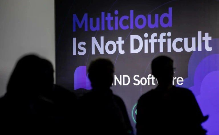 Компания «КНС Групп» (бренд Yadro, входит в «ИКС Холдинг») приобрела 24,99% российского разработчика системного и инфраструктурного программного обеспечения «Майнд Софт» (бренд MIND Software), рассказали РБК стороны сделки