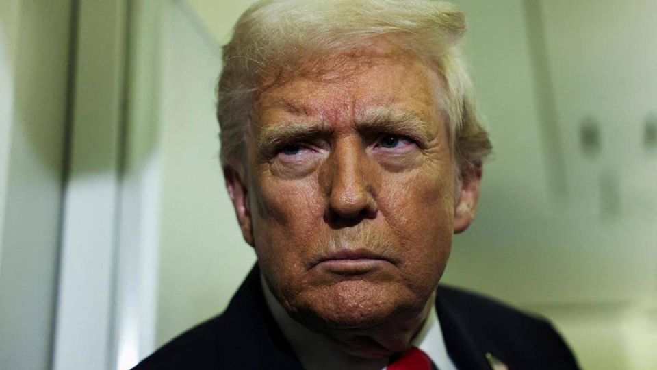 У Украины есть проблемы с коррупцией, но есть шанс, что удастся заключить сделку, заявил президент США Дональд Трамп, возвращаясь в Вашингтон из Флориды, где он играл в гольф