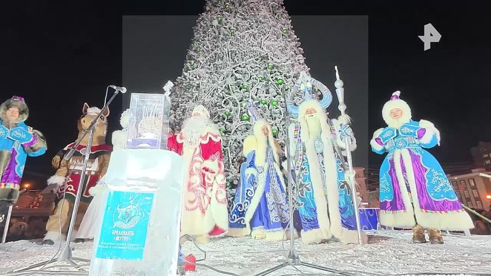 "Зима начинается с Якутии": Республика стала первым регионом России, официально открывшим новогодний сезон