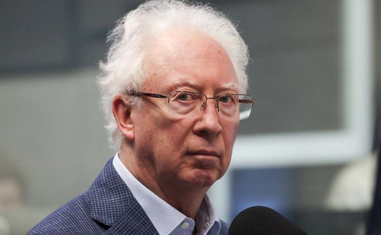 Укрепление курса рубля может «раздражать», но возвращение к режиму валютного коридора вряд ли поможет исправить ситуацию, заявил бывший зампред Банка России Олег Вьюгин в эфире Радио РБК