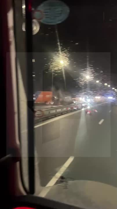 Массовая авария с двумя автобусами произошла под Арзамасом в Нижегородской области — как минимум 14 человек пострадали, включая ребенка, сообщил источник РЕН ТВ