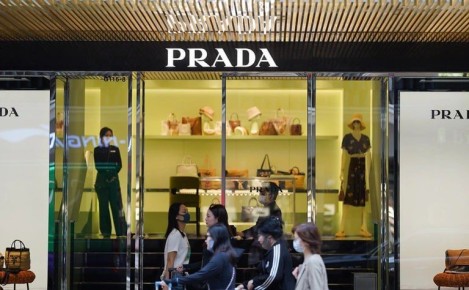 Prada Group     Versace   $1,4 ,  Reuters