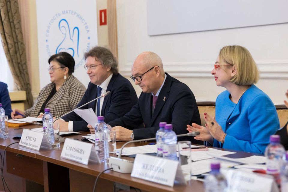 В ОП РФ обсудили вопросы демографической политики и здоровья семьи