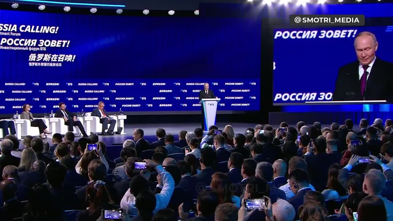 Российская экономика успешно справляется с внешним давлением — Путин