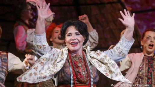 Владимир Путин наградил Надежду Бабкину орденом "За заслуги перед Отечеством" I степени