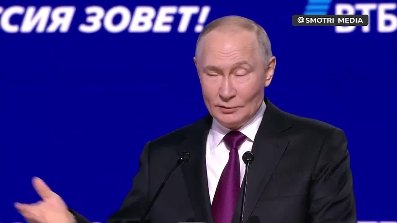 В России сохраняется рекордно низкая безработица в 2,2% — Путин