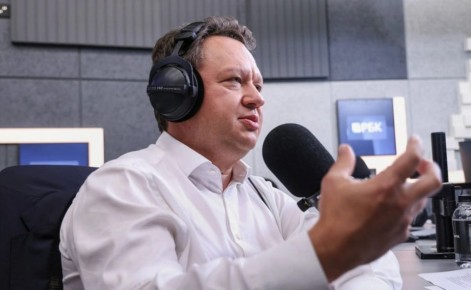 Первый зампред ВТБ Дмитрий Пьянов в эфире Радио РБК рассказал детали создания пьесы «Инфляция, или Сон в зимнюю ночь», написанной банком к 16-му инвестиционному форуму ВТБ «Россия зовет!»