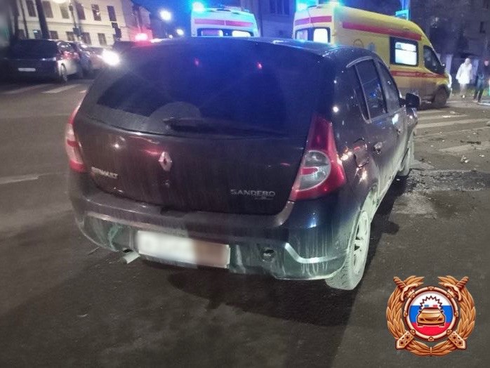 Пять человек пострадали в ДТП с тремя автомобилями на Новоторжской улице в Твери Пять человек пострадали в ДТП с тремя автомобилями на Новоторжской улице в Твери