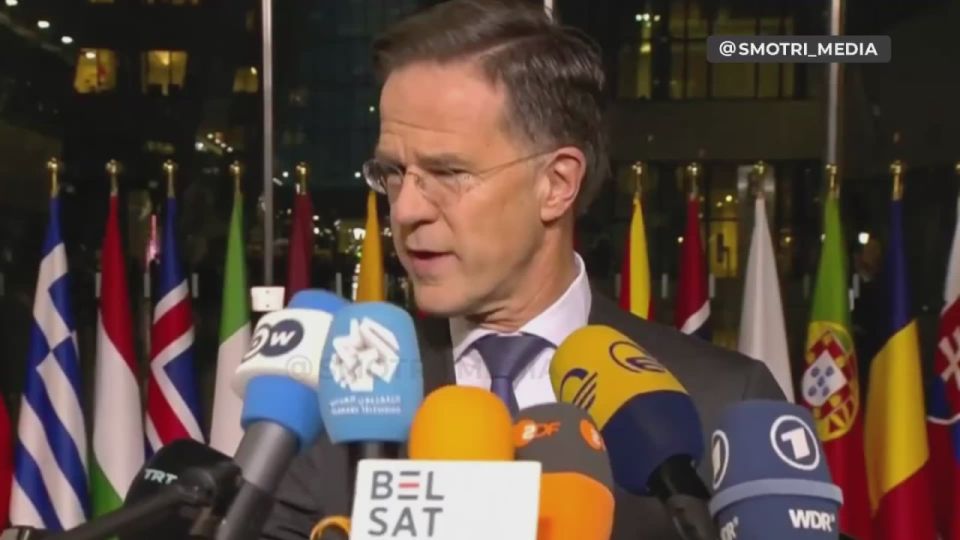 – Вчера Путин снова угрожал Европе войной, — исказил слова российского президента журналист, — что бы вы ему сказали на это ?