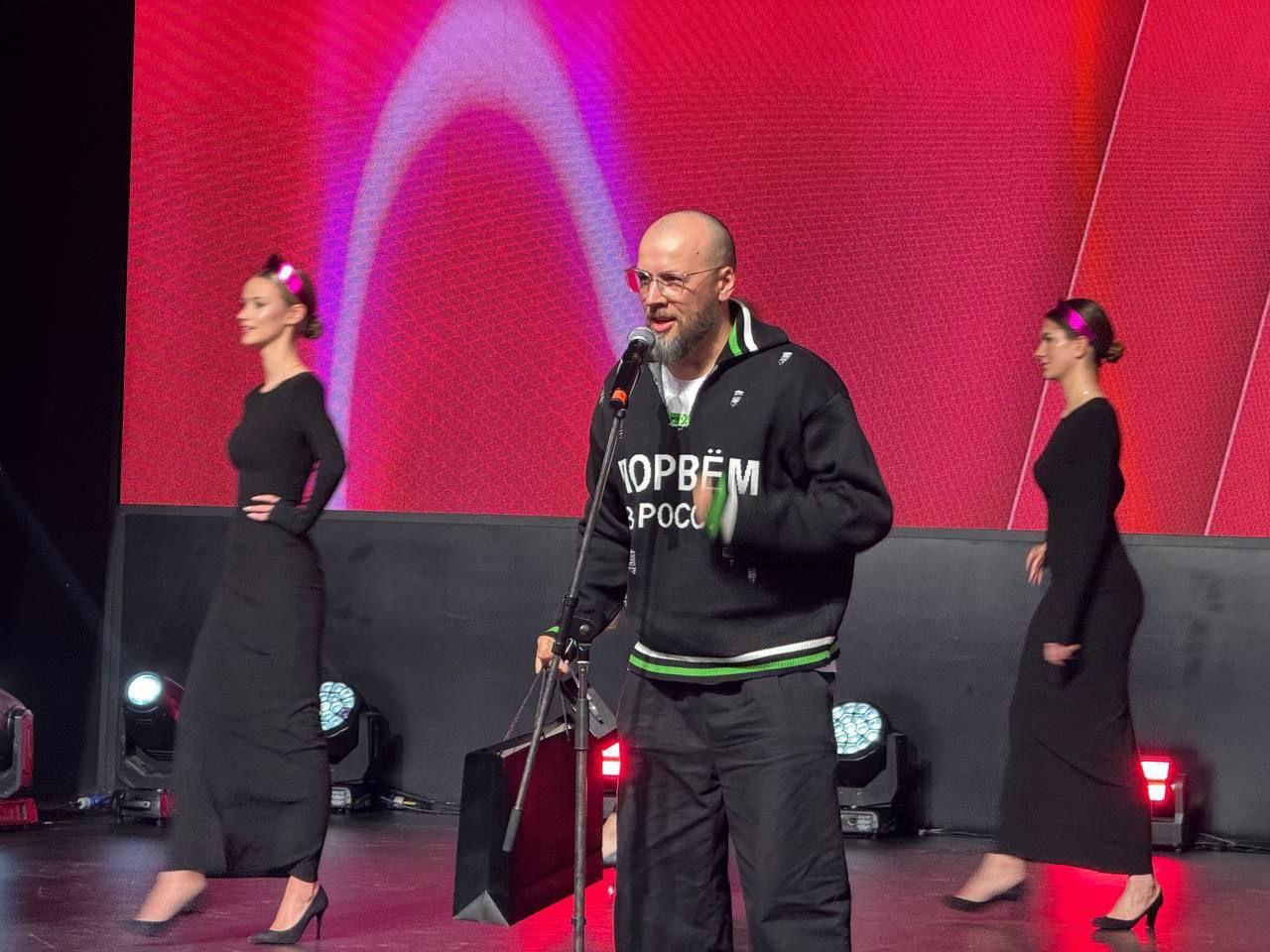 RT получил 13 наград в десяти номинациях премии «Медиабренд» — 2025 RT получил 13 наград в десяти номинациях премии «Медиабренд» — 2025