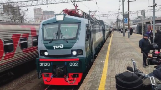 В Твери отправился в первый рейс новый поезд "Буревестник", построенный на ТВЗ