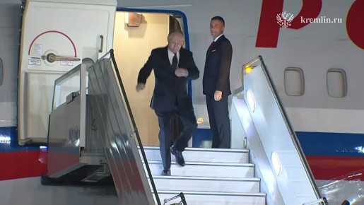 Президента России у трапа встретил Премьер-министр Индии Нарендра Моди