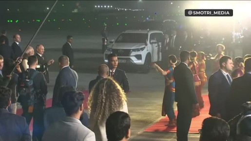 Путину показали выступление индийских танцовщиц