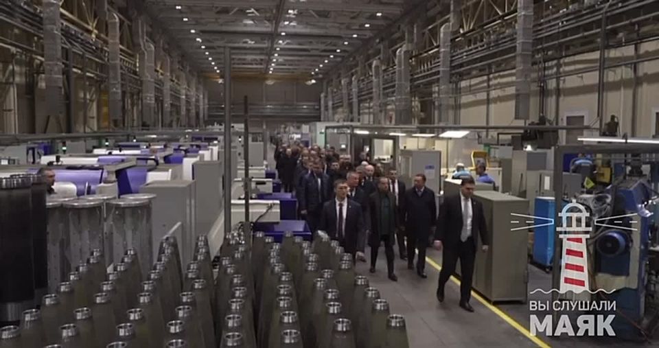 Медведев в ЦФО провел совещание об исполнении гособоронзаказа и поставок особо востребованных видов вооружения, военной и специальной техники, средств поражения