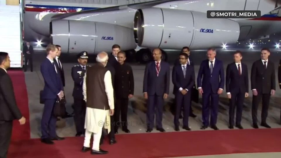 Нарендра Моди тепло встретил Владимира Путина