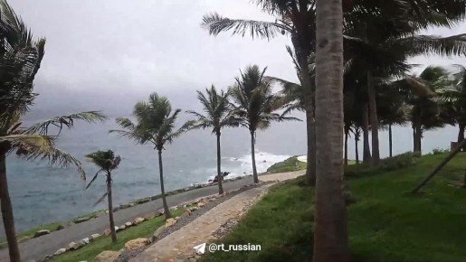 Появились новые кадры с частного острова Эпштейна