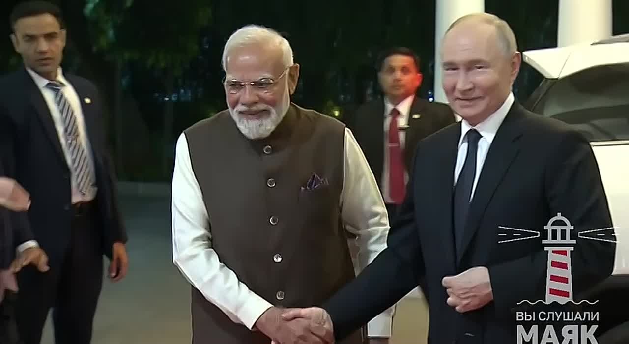 Путин и Моди приехали в резиденцию премьера